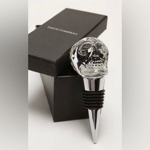 ~Two’s Company~ Crystal Skull Wine Bottle Stoppet